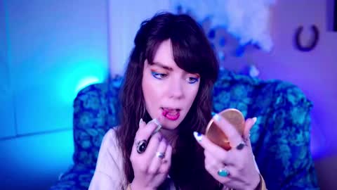 Bella Bondai online show from October 7, 2025, 9:06 am