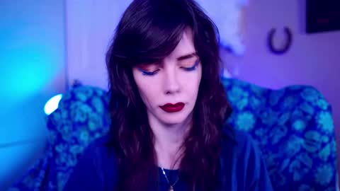 Bella Bondai online show from November 7, 2025, 2:11 am