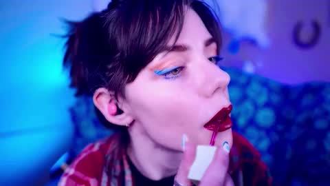 Bella Bondai online show from November 10, 2025, 5:39 am