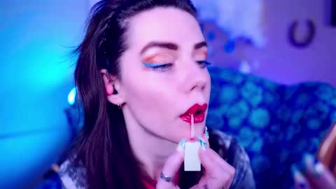 Bella Bondai online show from November 11, 2025, 3:17 am