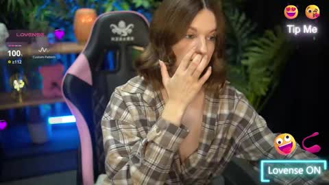 xoxo_molly online show from November 27, 2025, 8:44 pm