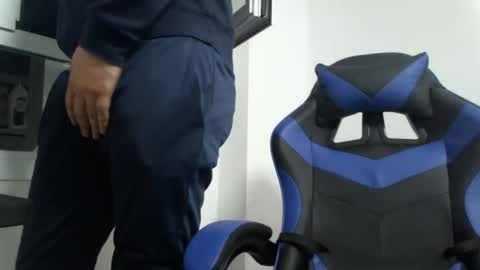 xoxopum online show from January 9, 2026, 6:42 pm