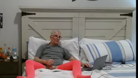 Xposer2 online show from October 27, 2025, 3:43 am