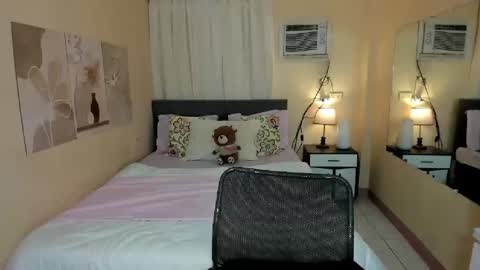 MISS  GODDESS  DOLLY  online show from November 20, 2025, 7:02 pm