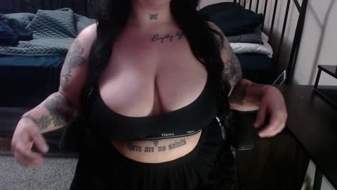 xorileyschembri online show from January 13, 2025, 1:23 am