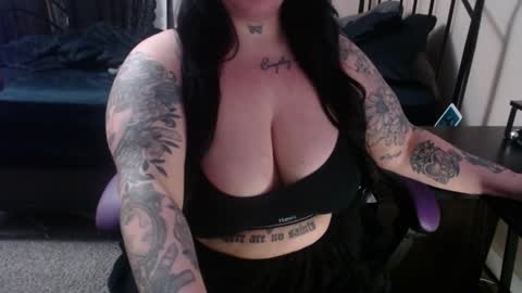 xorileyschembri online show from February 27, 2025, 3:04 am