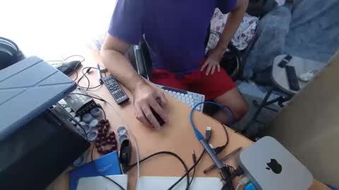 xrokettt online show from September 17, 2025, 1:24 pm