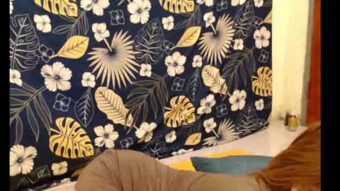 Snapshot of xsexyhotmomma69x chatting on October 17, 2025, 2:52 pm merayel online show from October 17, 2025, 2:52 pm