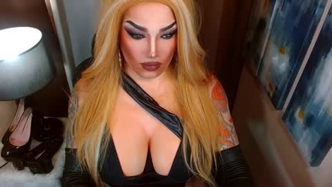 Cattaleya online show from December 2, 2025, 9:25 am