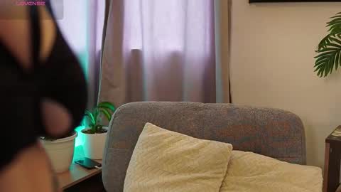 Snapshot of xspacebluex chatting on February 9, 2026, 7:29 pm Blue online show from February 9, 2026, 7:29 pm