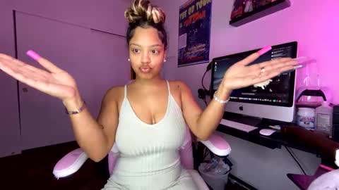 xStarGazingx online show from September 15, 2025, 8:31 pm