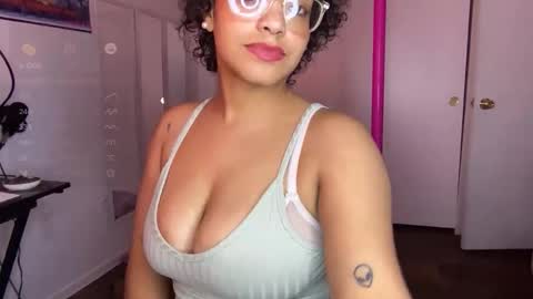 xStarGazingx online show from October 11, 2025, 7:18 am