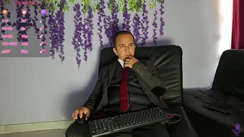 Snapshot of xthesexybossx chatting on February 7, 2026, 6:00 pm xthesexybossx online show from February 7, 2026, 6:00 pm