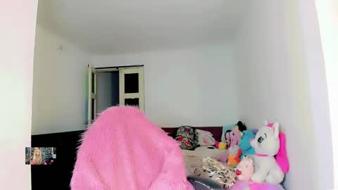 Femboy Exotic online show from January 19, 2025, 4:12 am