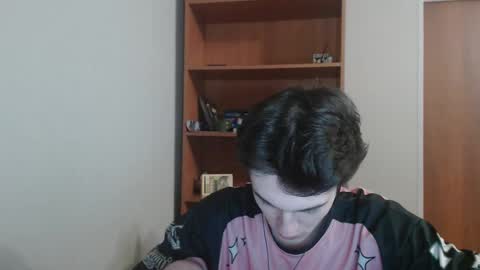 traqqq online show from October 31, 2025, 9:27 pm