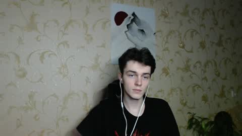 traqqq online show from April 26, 2026, 8:17 pm