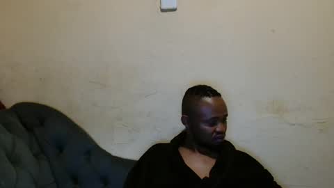 Snapshot of xtroyxxx chatting on May 8, 2026, 2:17 am Troy online show from May 8, 2026, 2:17 am