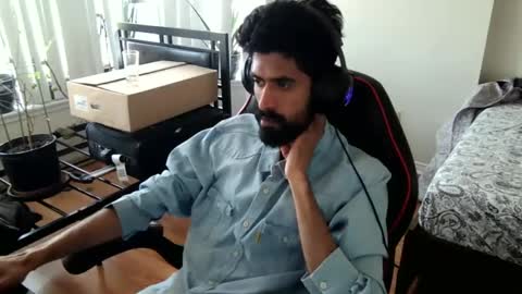 Snapshot of xwuvzyew chatting on December 21, 2024, 4:46 pm x online show from December 21, 2024, 4:46 pm