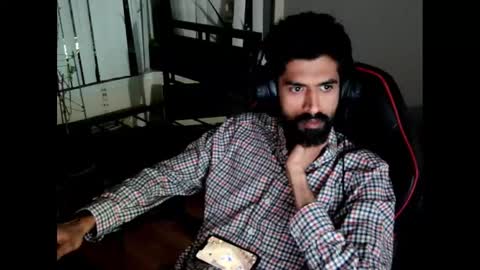 Snapshot of xwuvzyew chatting on December 23, 2024, 2:35 am x online show from December 23, 2024, 2:35 am