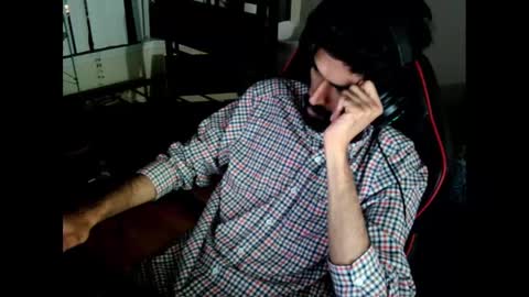 Snapshot of xwuvzyew chatting on December 23, 2024, 5:39 am x online show from December 23, 2024, 5:39 am