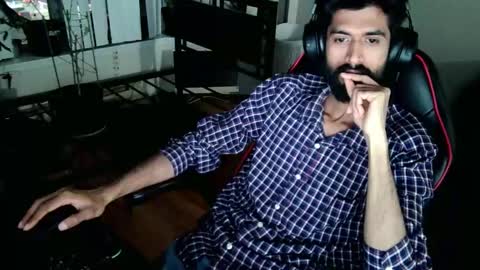 Snapshot of xwuvzyew chatting on December 27, 2024, 2:04 am x online show from December 27, 2024, 2:04 am