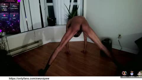 Snapshot of xwuvzyew chatting on January 4, 2025, 8:17 am x online show from January 4, 2025, 8:17 am