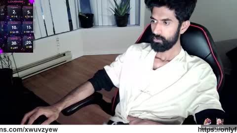 Snapshot of xwuvzyew chatting on January 4, 2025, 10:13 pm x online show from January 4, 2025, 10:13 pm