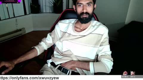 Snapshot of xwuvzyew chatting on January 5, 2025, 11:33 pm x online show from January 5, 2025, 11:33 pm