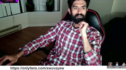 Snapshot of xwuvzyew chatting on January 8, 2025, 5:05 am x online show from January 8, 2025, 5:05 am