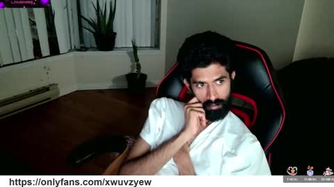 Snapshot of xwuvzyew chatting on January 11, 2025, 8:33 am x online show from January 11, 2025, 8:33 am