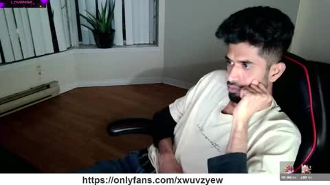 Snapshot of xwuvzyew chatting on January 19, 2025, 4:54 am x online show from January 19, 2025, 4:54 am