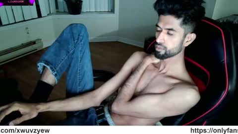 Snapshot of xwuvzyew chatting on January 20, 2025, 2:01 am x online show from January 20, 2025, 2:01 am