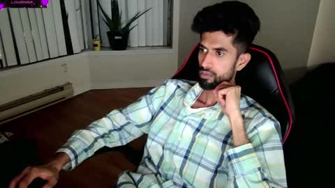 Snapshot of xwuvzyew chatting on January 23, 2025, 5:13 am x online show from January 23, 2025, 5:13 am