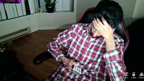 Snapshot of xwuvzyew chatting on January 25, 2025, 5:07 am x online show from January 25, 2025, 5:07 am