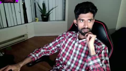 Snapshot of xwuvzyew chatting on January 28, 2025, 5:11 am x online show from January 28, 2025, 5:11 am