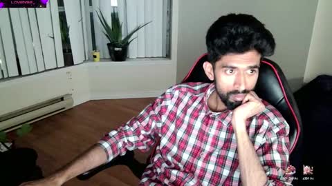 Snapshot of xwuvzyew chatting on February 1, 2025, 6:32 am x online show from February 1, 2025, 6:32 am