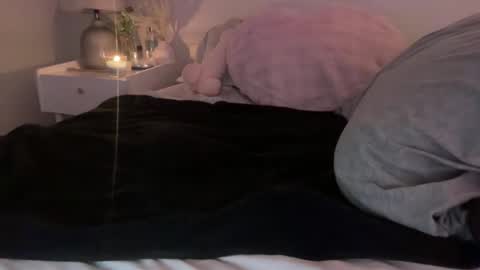 Lily online show from May 16, 2026, 7:56 pm