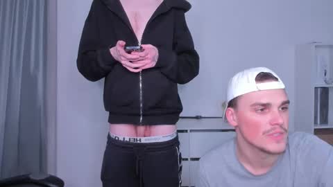 raul online show from December 16, 2025, 11:54 pm