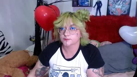 Snapshot of xxgreengoodxx chatting on February 15, 2026, 8:38 pm xxgreengoodxx online show from February 15, 2026, 8:38 pm