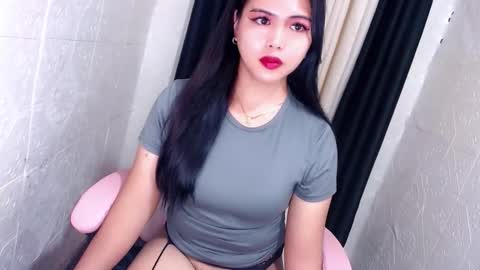 Snapshot of xxhotsexydivinexx chatting on October 14, 2025, 11:27 pm divine online show from October 14, 2025, 11:27 pm