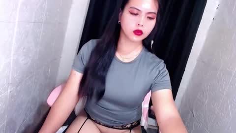 Snapshot of xxhotsexydivinexx chatting on October 22, 2025, 1:06 am divine online show from October 22, 2025, 1:06 am