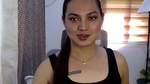 Snapshot of xxjulielovesyouxx chatting on December 18, 2024, 5:04 am July online show from December 18, 2024, 5:04 am