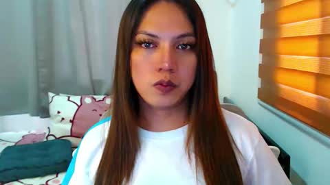 Snapshot of xxjulielovesyouxx chatting on February 4, 2026, 12:38 am July online show from February 4, 2026, 12:38 am