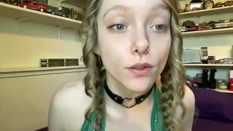 Snapshot of xxloveanastasia chatting on September 16, 2025, 5:25 pm LoveAnastasia online show from September 16, 2025, 5:25 pm