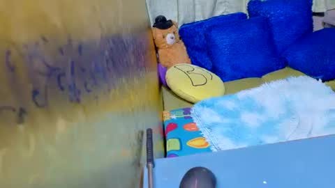 xxloveheart online show from April 8, 2026, 4:23 am