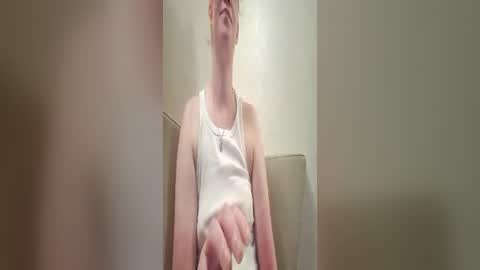 Snapshot of xxmariebliss chatting on June 12, 2026, 12:48 pm xxmariebliss online show from June 12, 2026, 12:48 pm