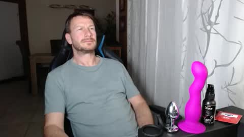 xxmettexx online show from April 3, 2026, 8:29 pm