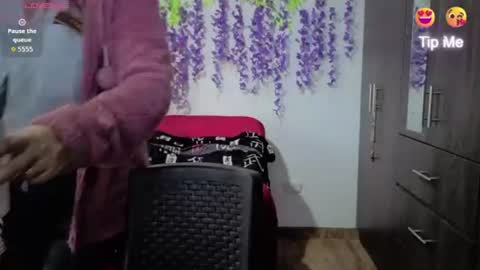 xxmilexx online show from July 21, 2026, 11:01 am