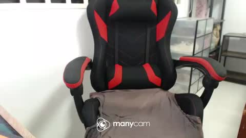  Kaycee  online show from November 17, 2025, 4:07 am