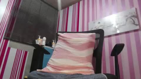 xxrowenatastycockforyouxx online show from September 13, 2025, 4:34 am